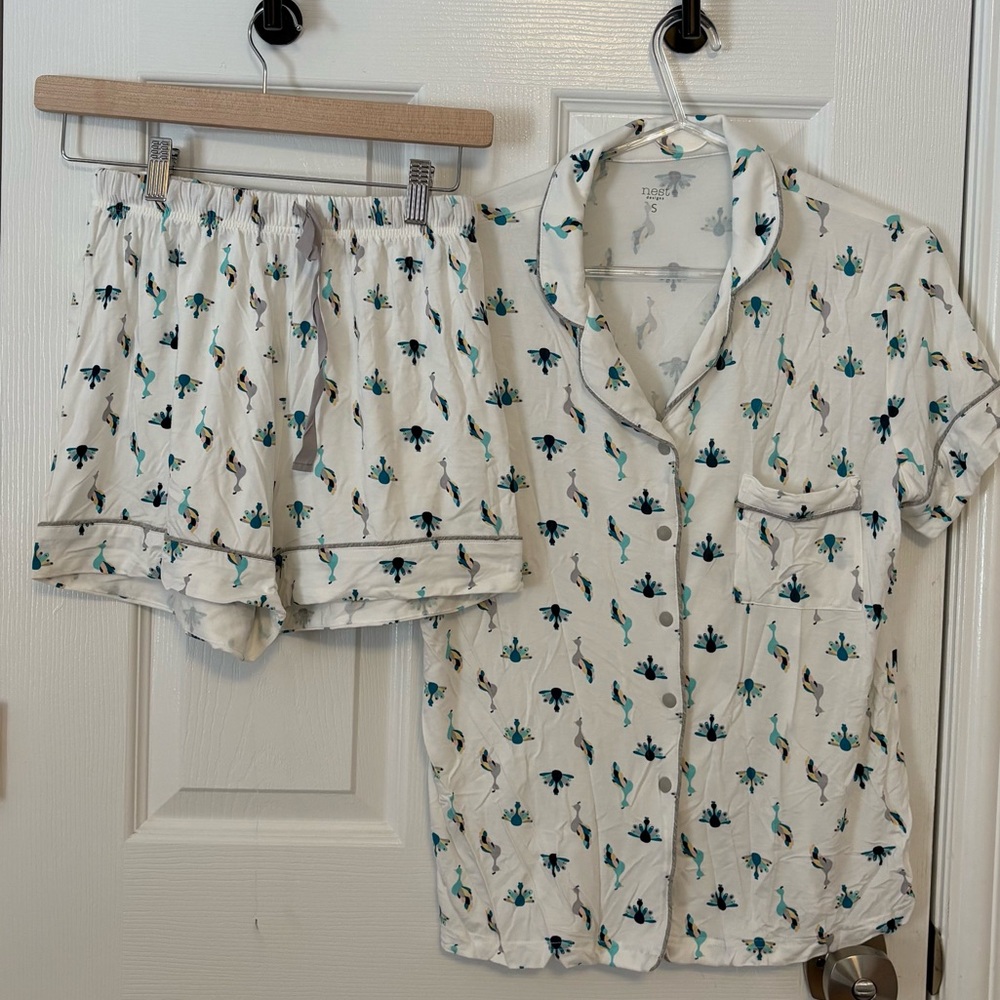 NWOT Nest Peacock Print Pajama Set